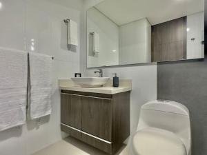 802, Amazing apartment in heart of El Poblado + View!