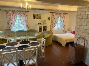 Drewniany Domek w Zakątku Andrzeje Śniczany 18