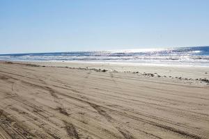 Walk to Sand! Home w Wide-Open Ocean Views + Bar