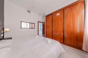 SevillaHome-Apartamento complejo piscina parking