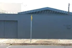 Casa Inteira e Grande 600MB de Internet. Ótima Loc - Арагуари