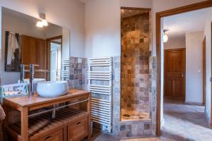 Villas Secluded stone house for 10 people : photos des chambres