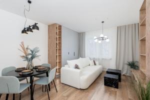 Royal Center Apartments