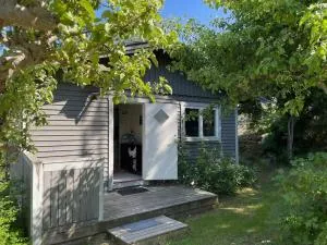Litet modernt fristående hus i Skärgården på Värmdö, Stockholm - Enkärret