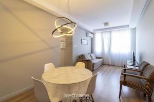 Apto aconchegante, centro de Florianópolis EDC402