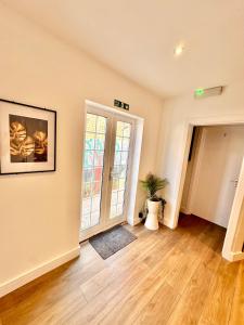 Comfortable Private Room with own kitchenette in a shared house - Selly Oak Birmingham R4