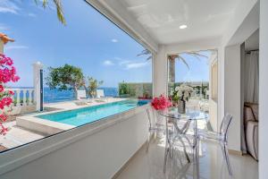 Villa Bouganvilla am Meer mit Pool