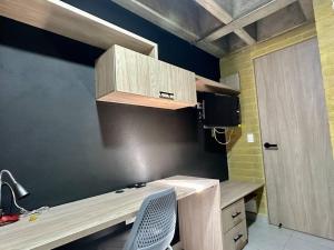 Loft Belmont Suits (302)