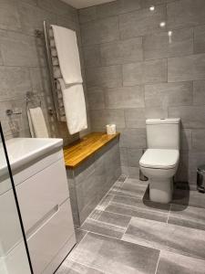 The Britannia Inn & Waves Restaurant