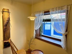 Yunseul- Garden House in the City with Korean Beauty