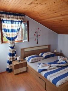 Apartments with parking space Porec - 22715