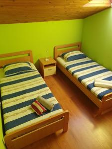 Apartments with parking space Porec - 22715