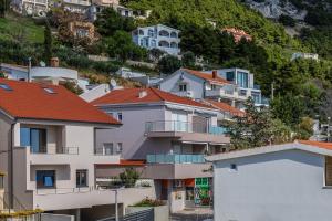 Apartments by the sea Pisak, Omis - 22779