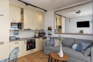 Apartments by the sea Pisak, Omis - 22779