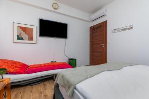 Apartments by the sea Pisak, Omis - 22779