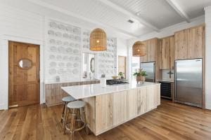 Salt & Light - 5 BR, Sleeps 18, Gulf & Lake Views, Game Room & Bikes