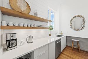 Salt & Light - 5 BR, Sleeps 18, Gulf & Lake Views, Game Room & Bikes