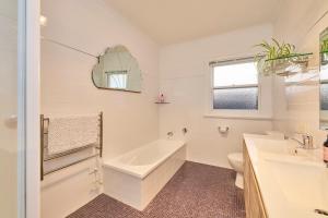 Basin Road Guesthouse