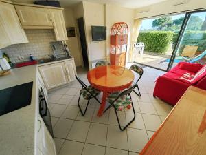 T2 pour 4 pers, jardin, parking privé, à 100m de la mer - FR-1-607-190