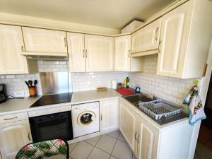 Appartement T2 pour 4 pers, avec piscine, tennis, parking et terrasse, à 400m de la plage - FR-1-607-190