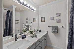 Kellers Charm by Bear Creek - Near Stadiums, Pool, Fire Pit