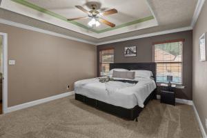 Kellers Charm by Bear Creek - Near Stadiums, Pool, Fire Pit