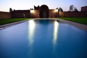 Luxury 4 Suite Villa with Pool & 2 Large Lounges