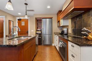 Luxury Resort 2Bedroom 2Bath Sleeps 6 945 square feet