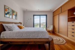 Luxury Haven: Heated Pool, AC & Sun