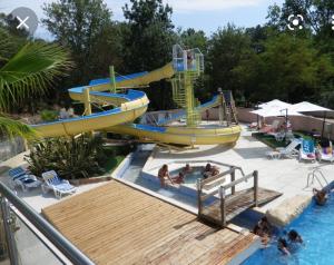 Mobil home dans camping aquatique Hyères