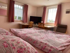 Ferienzimmer Oelhaf Zimmer in Rosé Self Check-In mit Key-Tresore