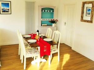 Sunny Corner - Coastal apartment near the beach