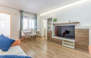 Gorgeous Apartment In Santa Pola