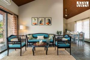 StayVistas Cerenity Castle - Lakeside Haven with Hill-View, Terrace & Indoor Entertainment