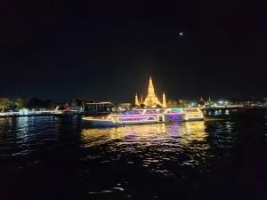 The Living Pool - Ban Krathing Lai