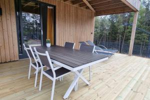 Hisøy, Modern, spacious house near the forest, wifi and free parking