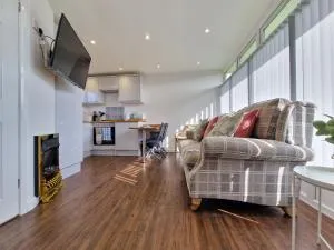 67 Broadside Holiday Chalet near Broads & Beaches - Sutton