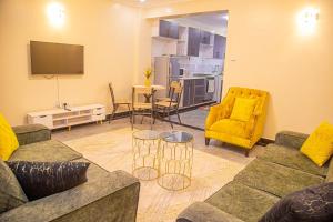 The Furnished Homes KE, Lake View & GYM