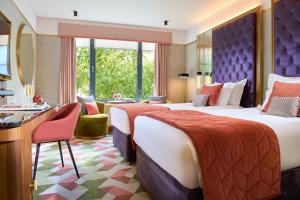 Signature Twin Room room in The Fitzwilliam Hotel