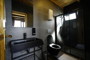 Venek Villa Suit