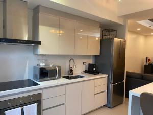 2 BR Condo Free Wifi & Netflix - Circulo Verde, Eastwood Libis, Quezon City