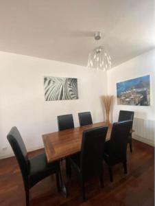 Appartements City Loft - Parking Prive : photos des chambres