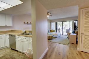 Lands End 1-202 Bay Front