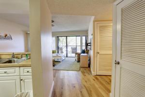 Lands End 1-202 Bay Front