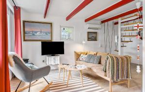 2 Bedroom Gorgeous Home In Saltum