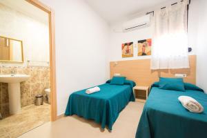 Standard Twin Room room in Hostal Mitre Paterna