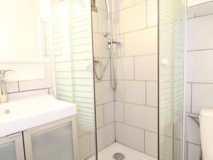 Charmant studio rénové avec grande terrasse, climatisation, parking privé, proche commerces et Thermes - FR-1-553-192