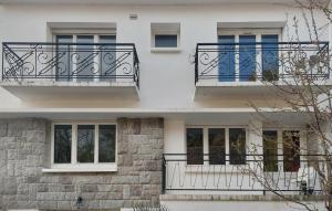 3 Bedroom Stunning Home In Lanvaudan