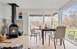 3 Bedroom Nice Home In Vig