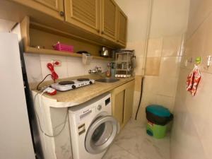 Уютная квартира в светлых тонах рядом с легендарной улицей Шератон в центре